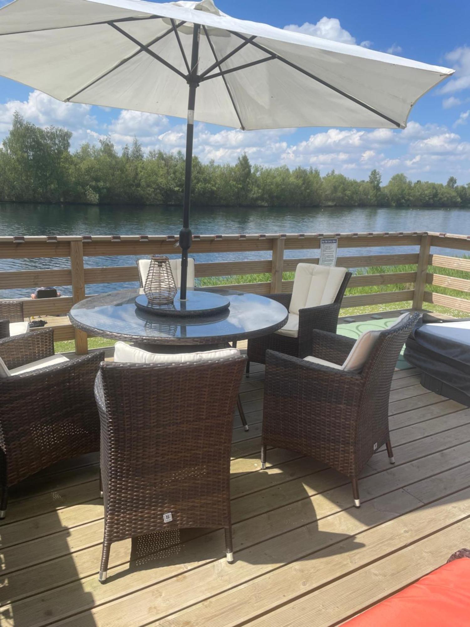 Award Winning Serenity Lodge With Outstanding Lakeside Views From The Hot Tub , At Tallington Lakes Leisure Park, Stamford Ngoại thất bức ảnh